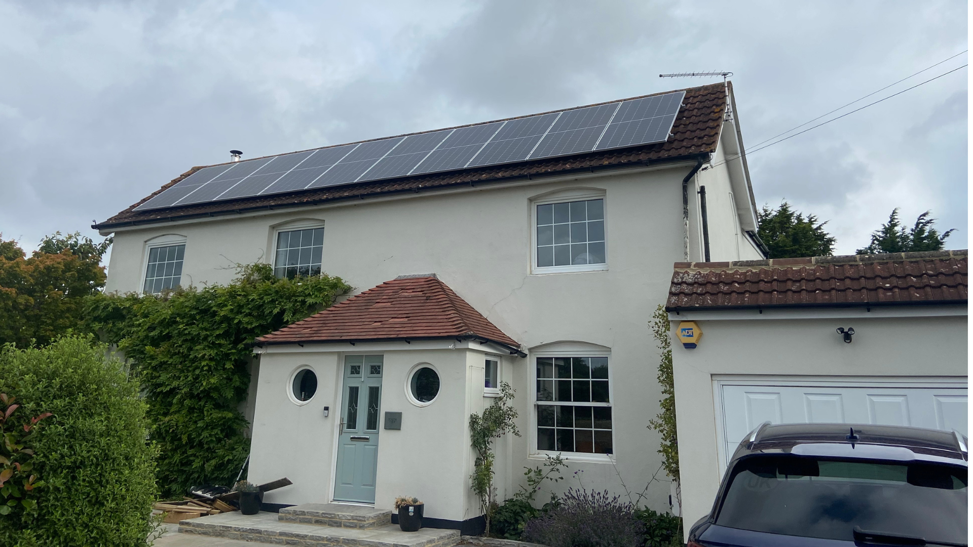 An image of a Solar PV install on a typical domestic property 